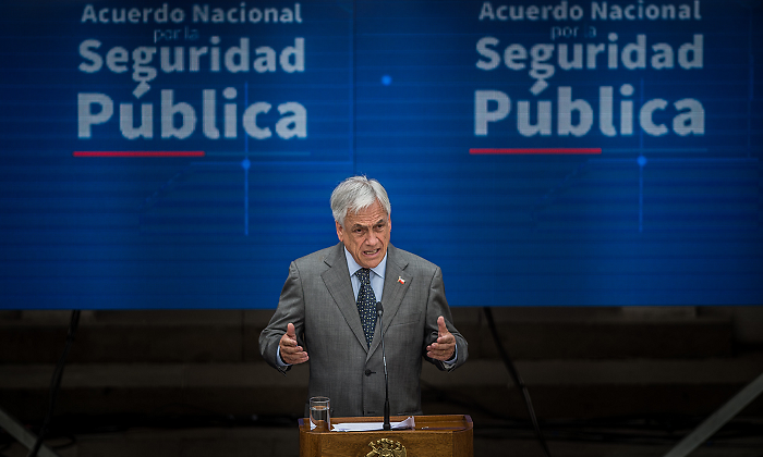 pinera-seguridad-efe.png