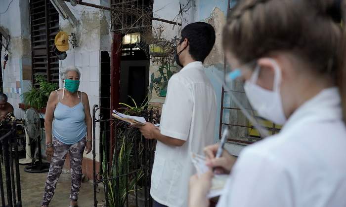 cuba-coronavirus-vacunacion-medicos-reuters.jpg