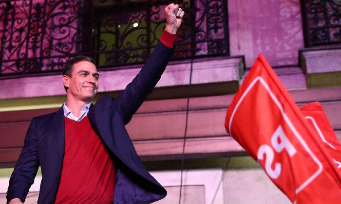 elecciones-10N-sanchez-pedro-mano-levantada.jpg