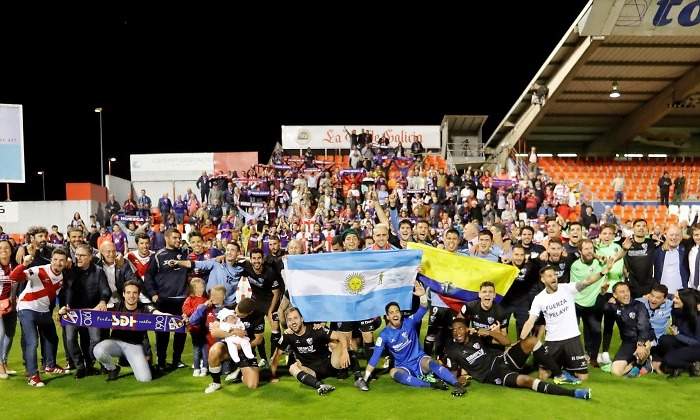 Huesca-festeja-ascenso-2018-EFE.jpg