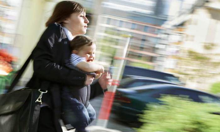 trabajadora-bebe-corriendo-getty.jpg