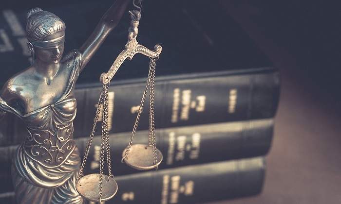 Imagen conceptual de las leyes iStock
