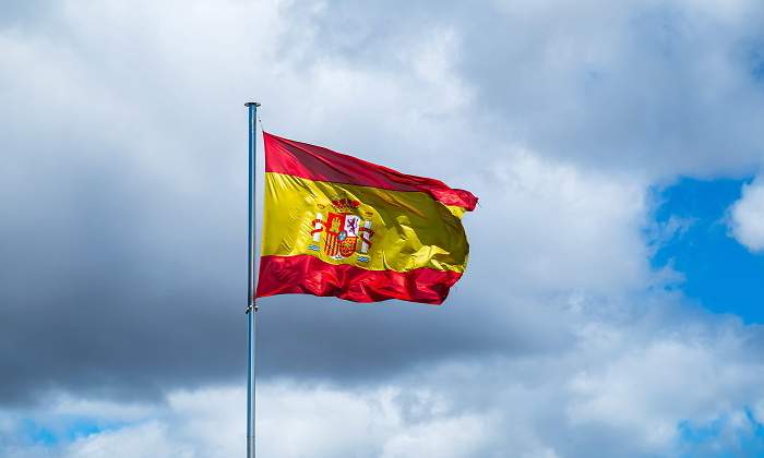 bandera-espana-ondea.jpg