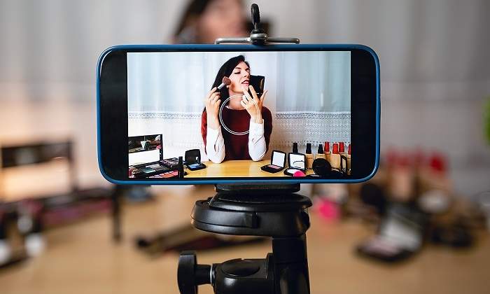 Mujer-grabandose-iStock.jpg