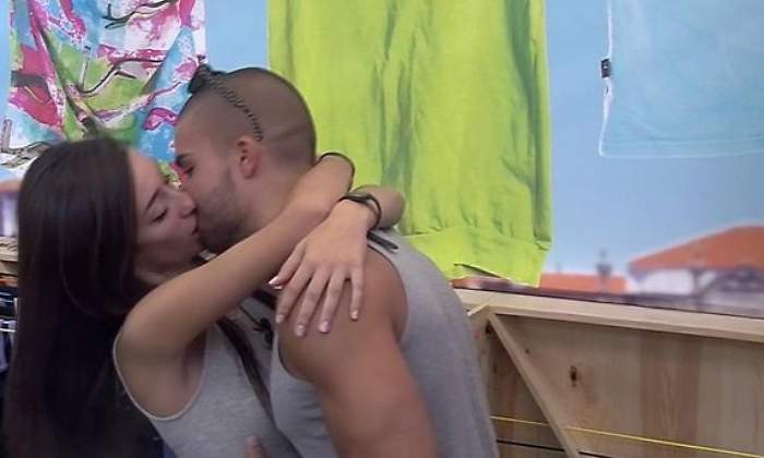 pol-adara-beso.jpg