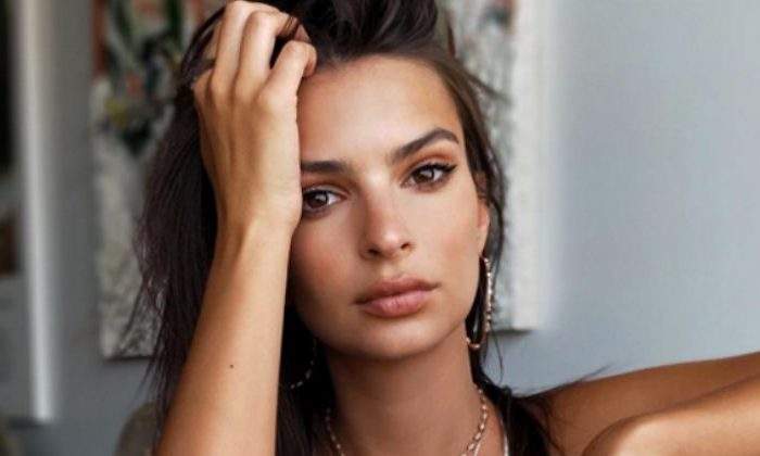 emily-ratajkowski-collarvagina770.jpg