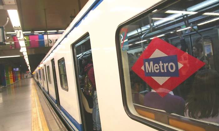 metro-madrid-coche-ventana.jpg