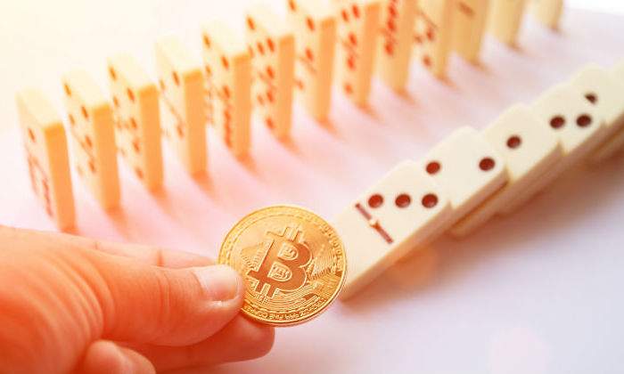 bitcoin-domino.jpg