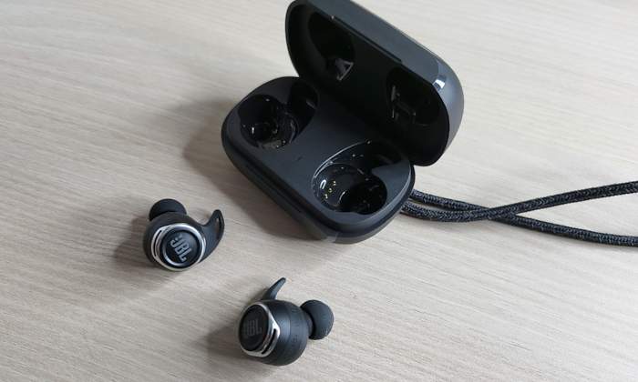 jbl-reflect-flow-pro-1.jpg