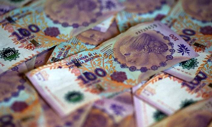 billetes-peso-argentino-argentina-reuters-770x420.jpg