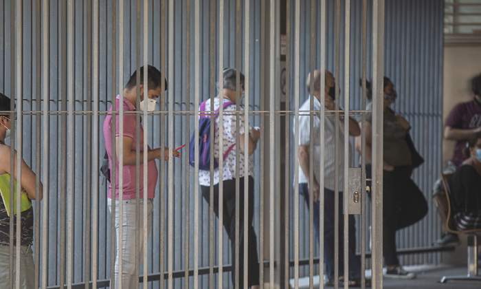 pacientes-esperan-ambulatorio-andalucia-ep.jpg