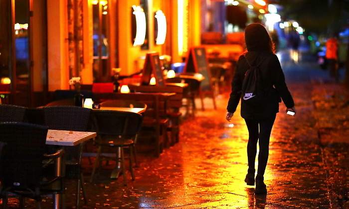 bares-cerrados-calle-noche-chica-reuters.jpg