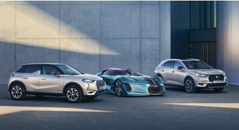 Los dos coches de DS con conexión a la red.