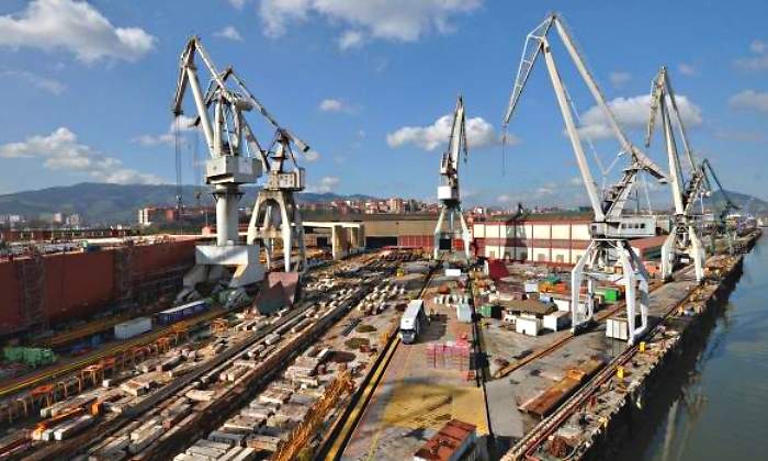 naval-sestao-gruas.jpg