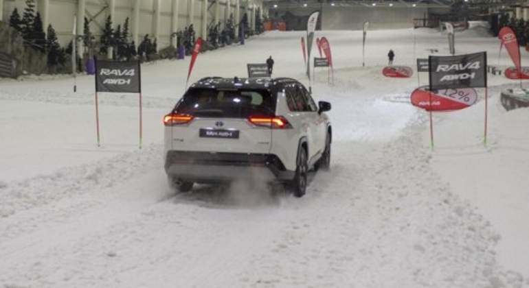 Trasera del Toyota RAV4 Hybrid AWD-i
