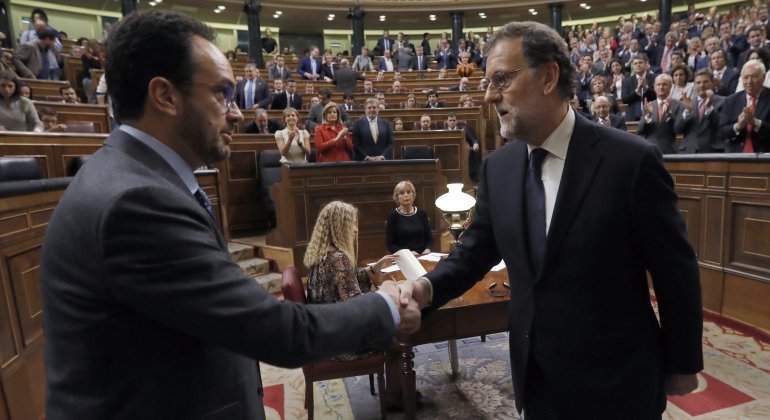 Rajoy, investido presidente del Gobierno; no habrá terceras elecciones en España