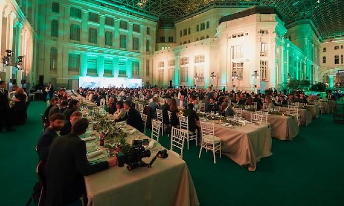 770x420-david-cup-se-visten-de-largo-cibeles.jpg