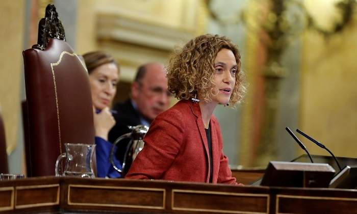 batet-mesa-congreso-3dic19-efe.jpg