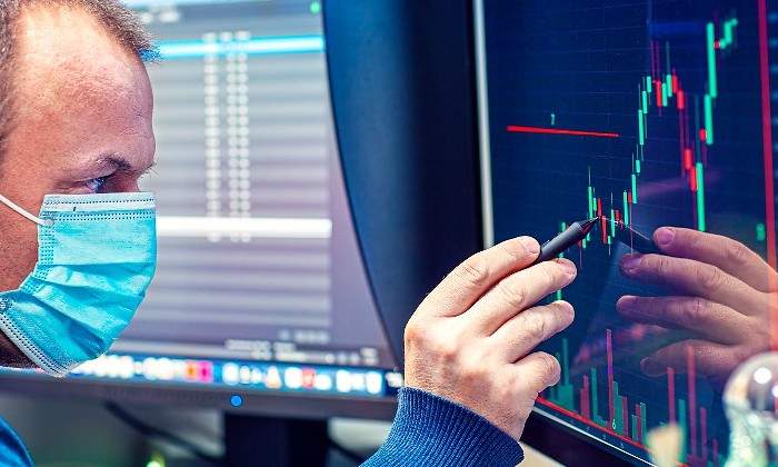 broker-senala-bolsa-velas-istock.jpg