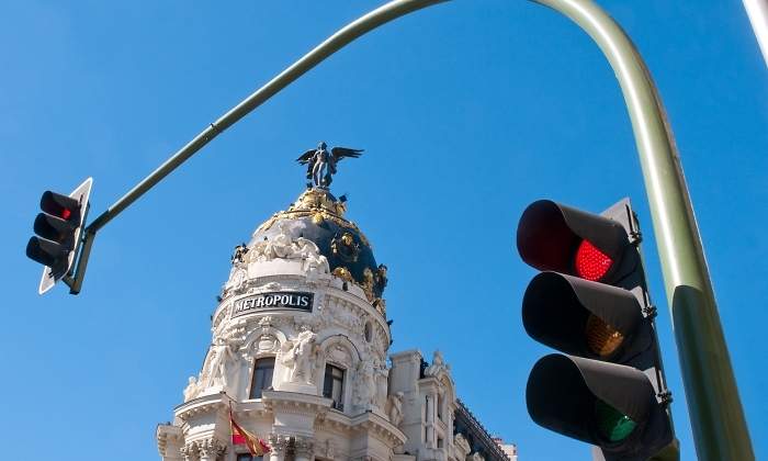 semaforo-madrid-granvia-alamy.jpg