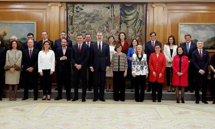fotofamilia-nuevogobierno-zarzuela-efe.jpg