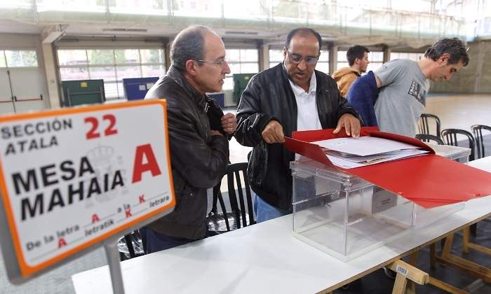 mesas-electorales-26mayo-efe.jpg