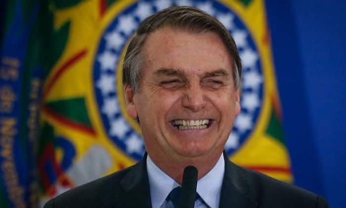 bolsonaro-sonrie-reuters.jpg