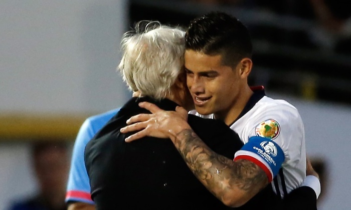 Pekerman-abraza-James-2016-efe.jpg