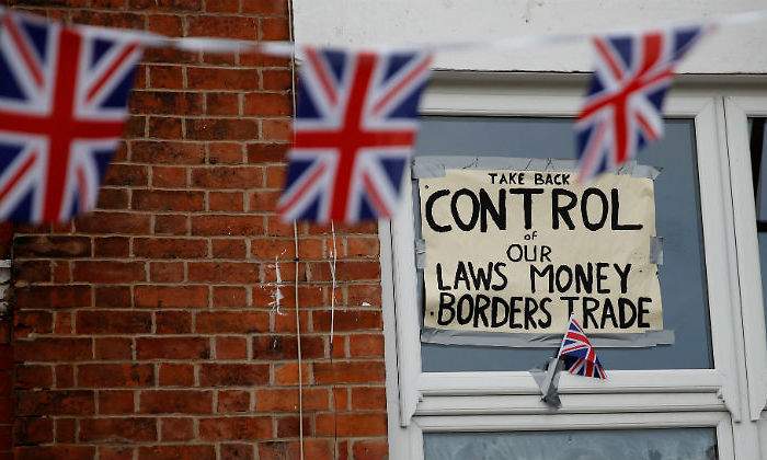 brexit-banderas-ventana-reuters.jpg