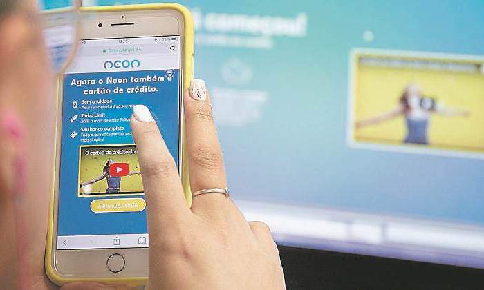 neon-banco-movil-770.jpg