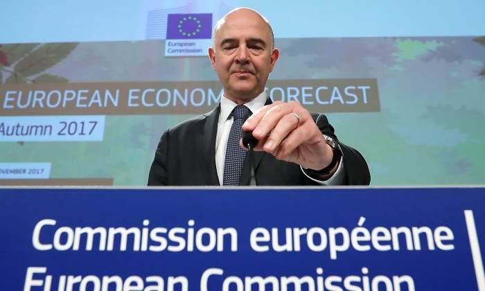 pierre-moscovici-microfono.jpg