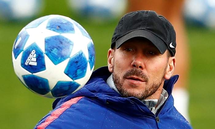 simeone-balon-champions-entrenamiento-reuters.jpg