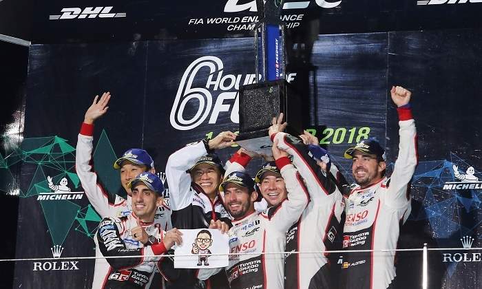 alonso-podio-wec-fuji-efe.jpg