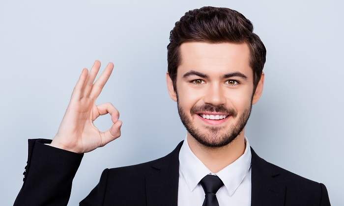 hombre-con-traje-contento.jpg