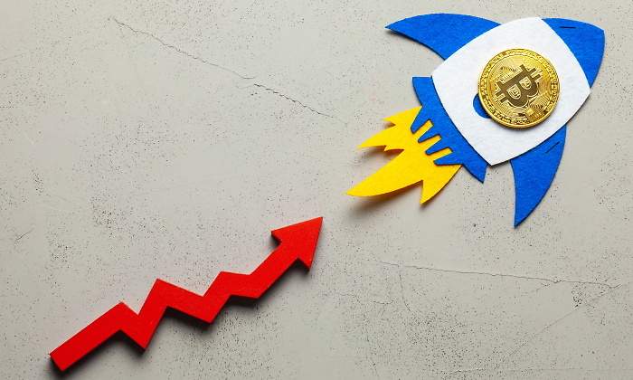 bitcoin-to-the-moon-cohete-dreamstime-770x420.jpg