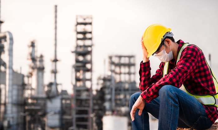 trabajador-cabizbajo-istock.jpg