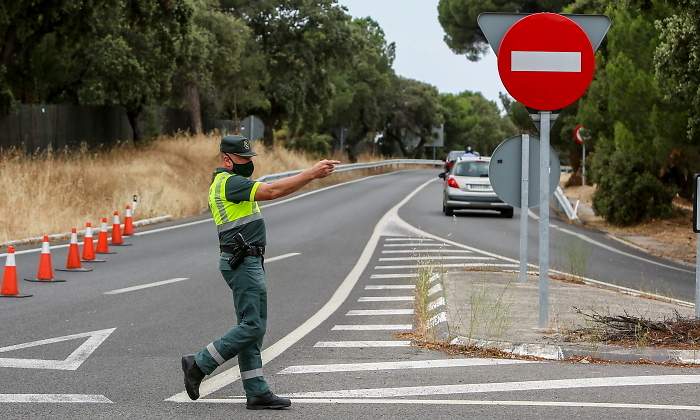 Así es la nueva luz que la DGT quiere incluir en todos los vehículos en el futuro 4 Estas son las principales normas y multas que entran en vigor con la nueva ley de Tráfico