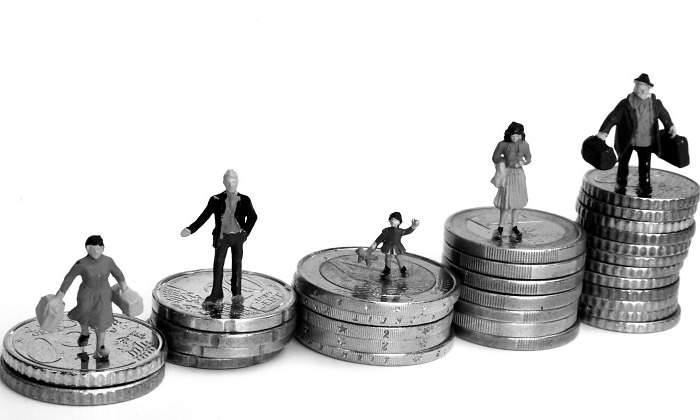 siluetas-blanco-negro-euros.jpg