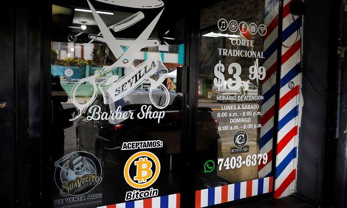 elsalvador-bitcoin-comercio-reuters.jpg