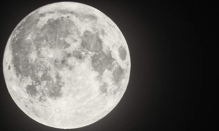 Una-Luna-llena-muy-grande-iStock.jpg