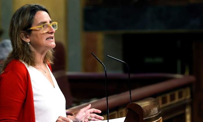 teresa-ribera-congreso-efe-luz.jpg