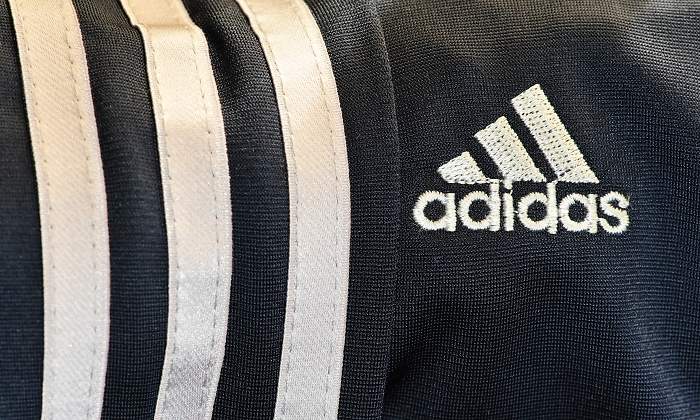 adidas-tres-bandas-dreamstime.jpg