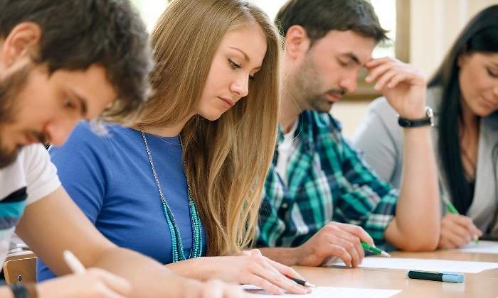 estudiantes-becas.jpg