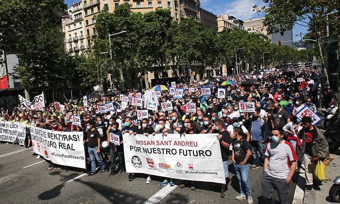 trabajadores-nissan.jpg