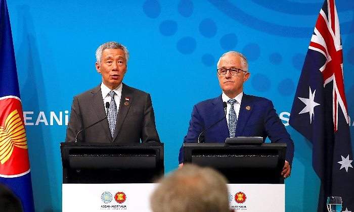 LeeHsienLoong-MalcolmTurnbull.jpg