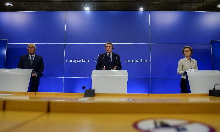 antonio-costa-david-sassoli-ursula-von-der-leyen-rueda-prensa-fondo-recuperacion-union-europea-crisis-covid-12febrero2021-reuters-770x420.jpg