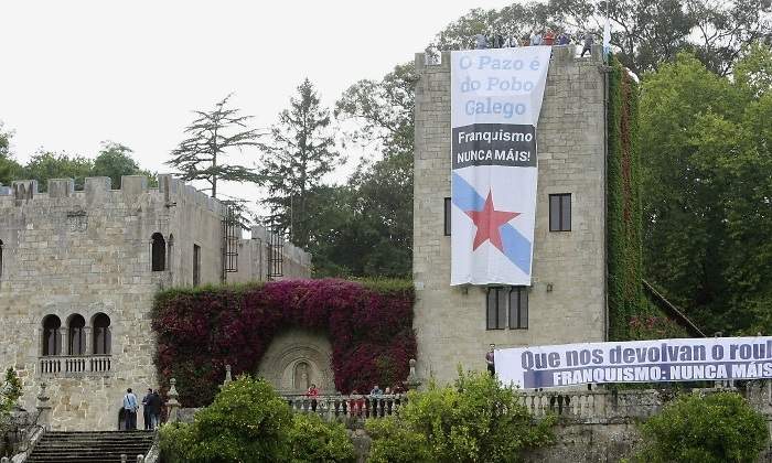 Pazo-Meiras-protesta-30agosto2017-EFE.jpg