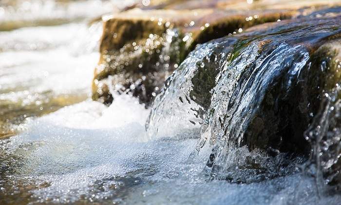 Una-bajante-de-un-rio-de-cerca-iStock.jpg
