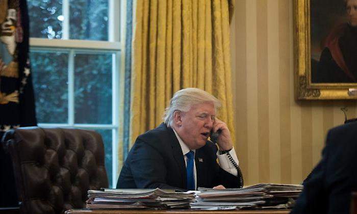 Trump-Merkel-Telefono-Getty.jpg