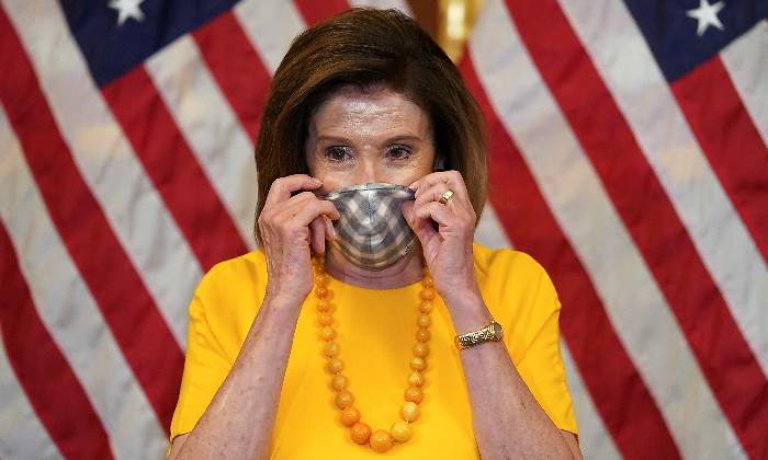 nancy-pelosi-mascarilla-banderas-eeuu-mayo2020-reuters-770x420.jpg
